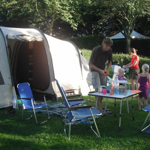 Kampeerplaats - Tent met elektriciteit