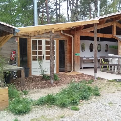 Pitch - Fougère: with electricity, near toilet block, semi-shaded