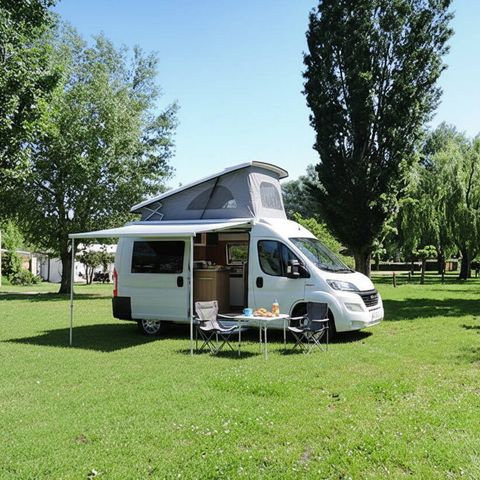Pitch - Pitch | Essential | Vehicle -7m | <85m² | Electricity | No water