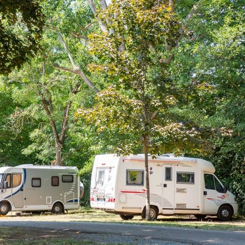 Stellplatz - Komfortpaket, mit Strom 1/2 Pers.