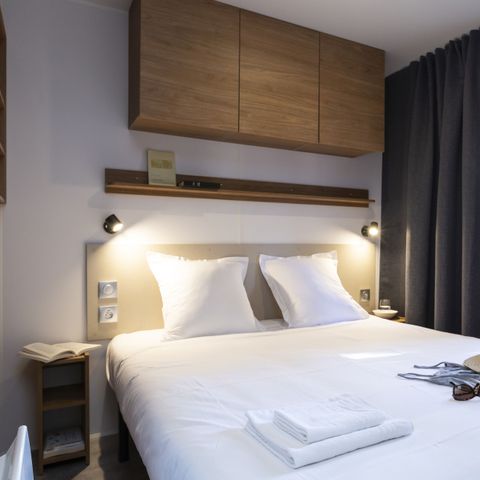 Mobilheim 6 personen - Premium 34m² (3 Zimmer - 6 Betten) + überdachte Terrasse + TV + inkl. Bettwäsche und Handtücher