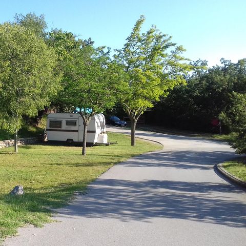 Stellplatz - Stellplatz + Fahrzeug + Strom