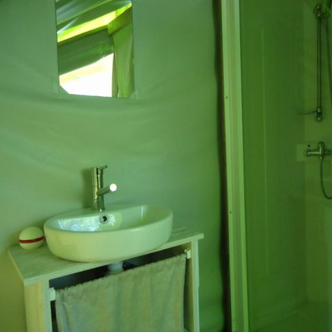 Safaritent 5 personen - Junior Tent - Aankomst zaterdag / woensdag - met sanitair - Huisdieren niet toegestaan