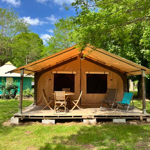 CANVAS AND WOOD TENT 4 people - Tente Victoria 4P arrivée Samedi - Interdis Animals