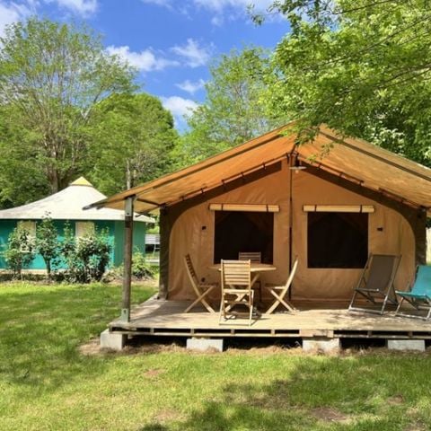 CANVAS AND WOOD TENT 4 people - Tente Victoria 4P arrivée Samedi - Interdis Animals