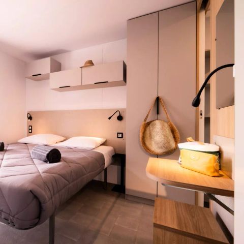 Mobilheim 4 Personen - Privilege Pack Zone Premium Garden 3 Zimmer 4 Personen Klimatisiert + TV