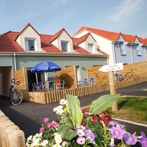 HOUSE 8 people