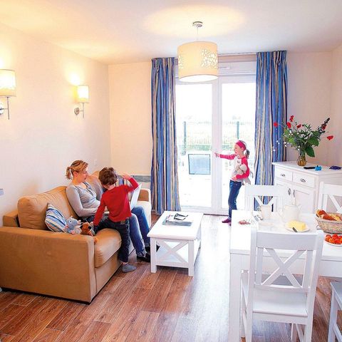 HOUSE 8 people