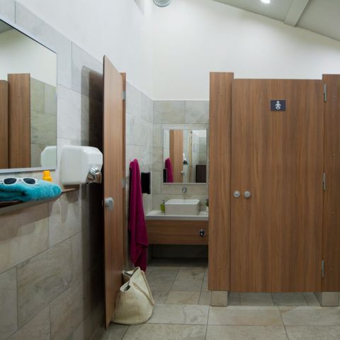 PIAZZOLA - Piazzola naturale per tenda/roulotte/camping-car con elettricità 10A