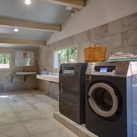 PIAZZOLA - Piazzola naturale per tenda/roulotte/camping-car con elettricità 10A