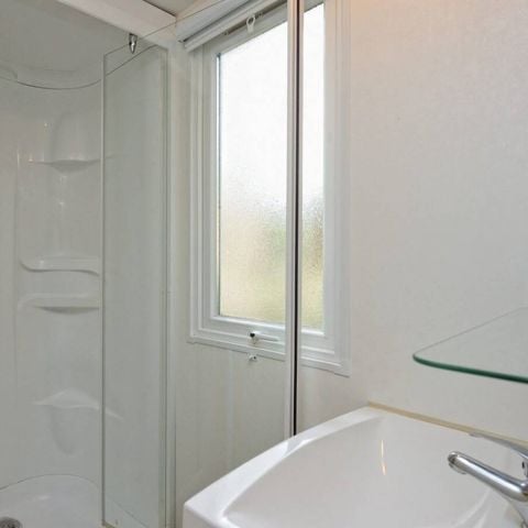 Stacaravan 4 personen - Stacaravan | Klassiek | 2 Slaapkamers | 4 Pers. | Verhoogd terras | Airconditioning.