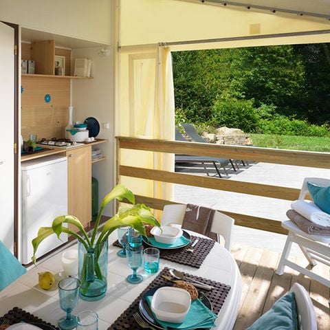 Stacaravan 4 personen - 30m² - Standaard - 2 kamers - Halfoverdekt terras - TV - Klim