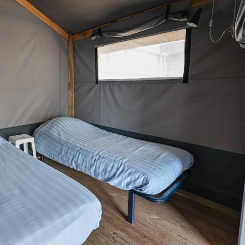 Tente en toile et en bois 4 personnes - Tente glamping Les Issambres