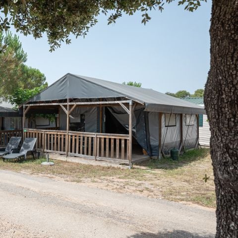 Tente en toile et en bois 4 personnes - Tente glamping Les Issambres
