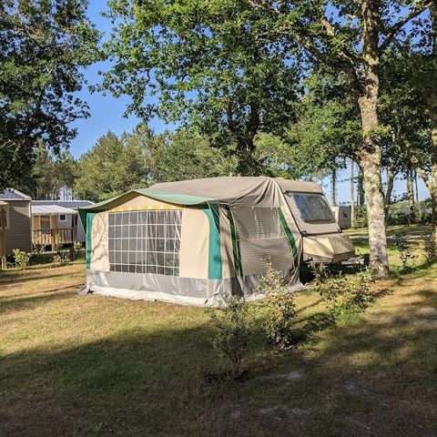 EMPLACEMENT - Emplacement 6 personnes