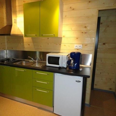 Chalet 4 personen - Chalet CONFORT Nelia 23 m² (1 Zimmer) + überdachte Terrasse von 8 m² + reversible Klimaanlage(045) + TV 2/4 Pers.