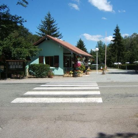 PARCELA - Paquete confort (1 tienda, caravana o autocaravana / 1 coche / electricidad)