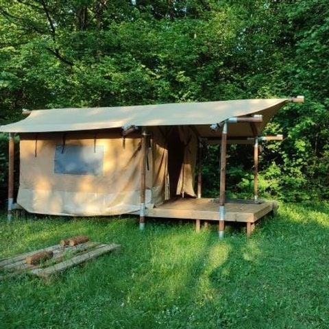 Safaritent 2 personen - Woodlodge Nature - 2 eenpersoonsbedden of 1 tweepersoonsbed - Uitzicht op de vijver