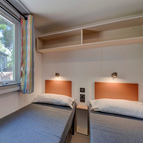 Stacaravan 6 personen - Mobile-home | Comfort XL | 2 slaapkamers | 4/6 pers. | Verhoogd terras | Airconditioning