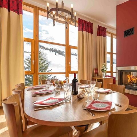 APPARTEMENT 8 personnes - 4 pièces 8 personnes (env. 76 à 84 m²) - Cheminée