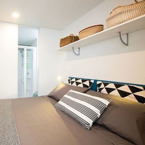 Mobilhome 6 personnes - Premium | 3 Ch. | 6 Pers. | Terrasse surélevée | 2 SDB | Clim.