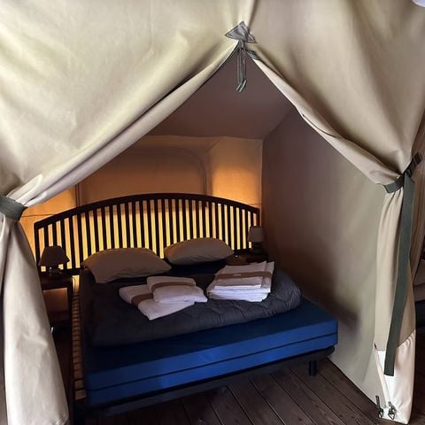 Tente en toile et en bois 5 personnes - Super Lodge | 2 Ch. | 4/5 Pers. | Terrasse simple | 1 SDB