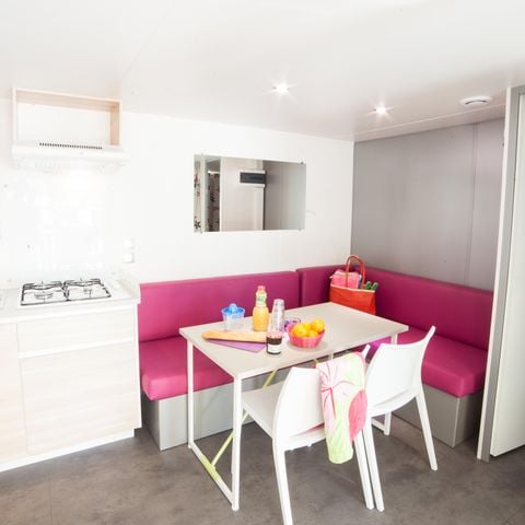Mobilheim 4 Personen - DER KLIMATISIERTE INNENHOF