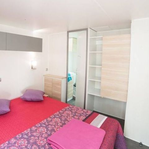 Mobilheim 4 Personen - DER KLIMATISIERTE INNENHOF