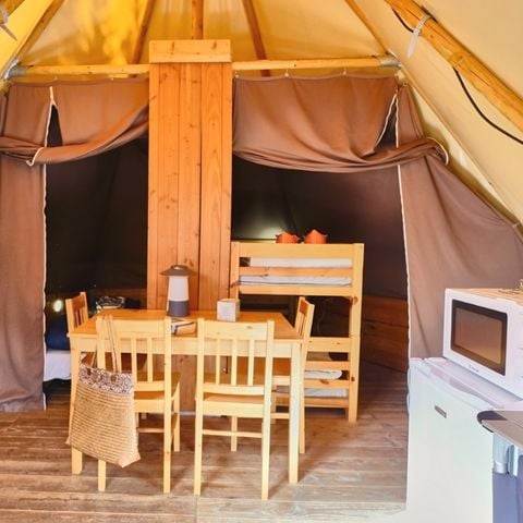 UNUSUAL ACCOMMODATION 4 people - WITHOUT SANITARY FACILITIES