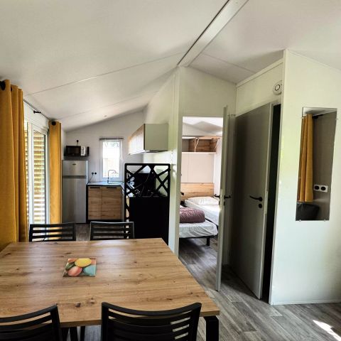 Mobilheim 4 Personen - Authentische 3-Zimmer-Wohnung für 4 Personen mit Klimaanlage + TV