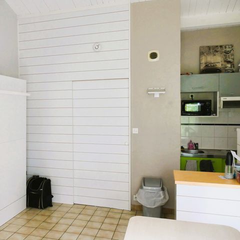 STUDIO 4 persone - TV - PLANCHA