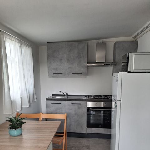 Mobilheim 4 Personen - SENZA VISTA LAGO 30mq con terrazzo aperto