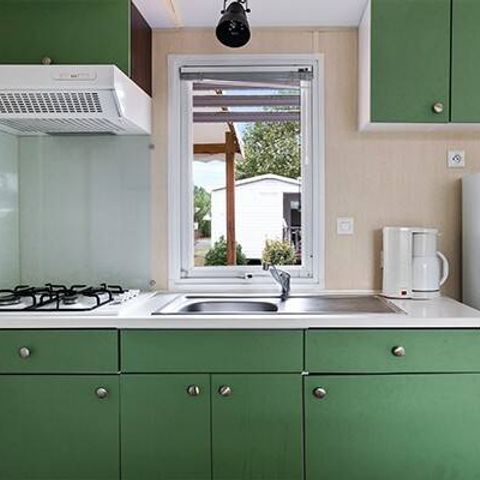 Stacaravan 6 personen - Klassiek | 3 slaapkamers | 6 pers | Verhoogd terras | Airconditioning