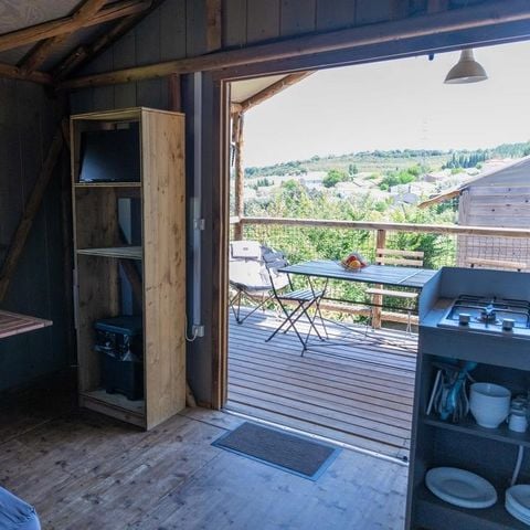 Hébergement 5 personnes - FLOWER LODGE BOIS SUR PILOTIS