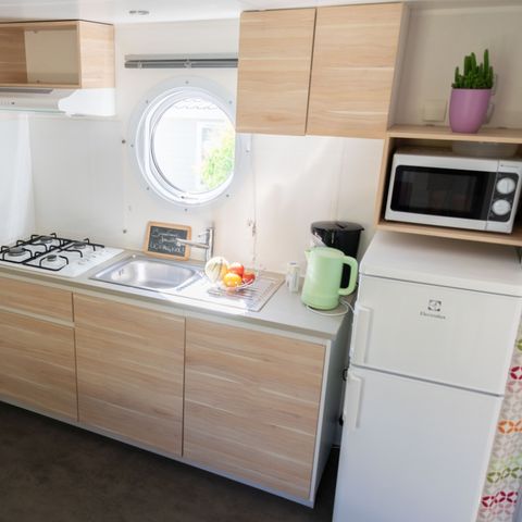 Mobilheim 4 Personen - Loggia Confort 24 m² 2 Zimmer + überdachte Terrasse + TV