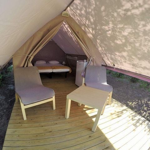 Canvas and wooden tent 4 persons - Canada Treck 12m² 1 bedroom (no bathroom)