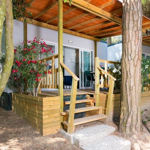 CASA MOBILE 2 persone - VIOLA (include piscina, palestra e servizio spiaggia)