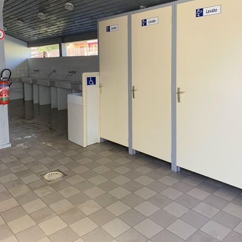 PIAZZOLA - 2 pers Grand Confort + 110 m2 elettricità Terrazza coperta in legno con frigorifero e plancha.