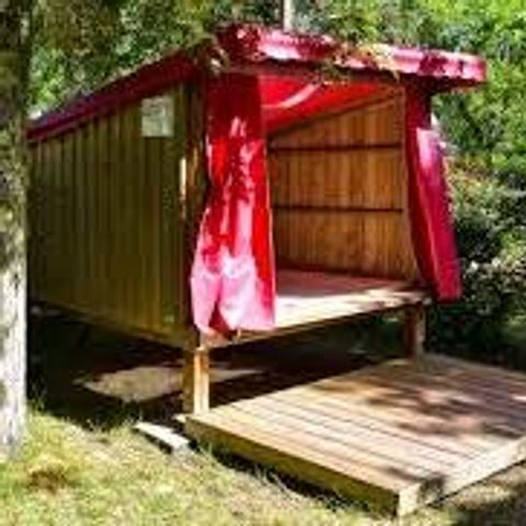 PIAZZOLA - L'insolito CopCamp'étoiles per 2 persone su una piazzola confortevole