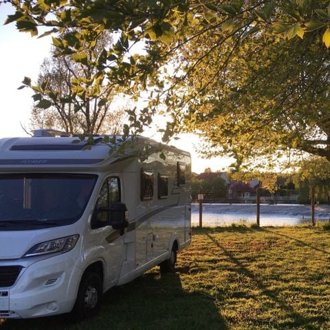 EMPLACEMENT - Camping Car/ Caravane