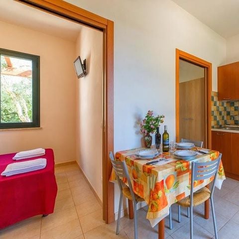 APARTMENT 2 people