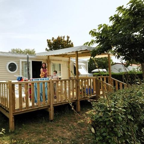 Stacaravan 4 personen - Stacaravan CONFORT 31m² (3 kamers) + TV + halfoverdekt terras | 6 personen