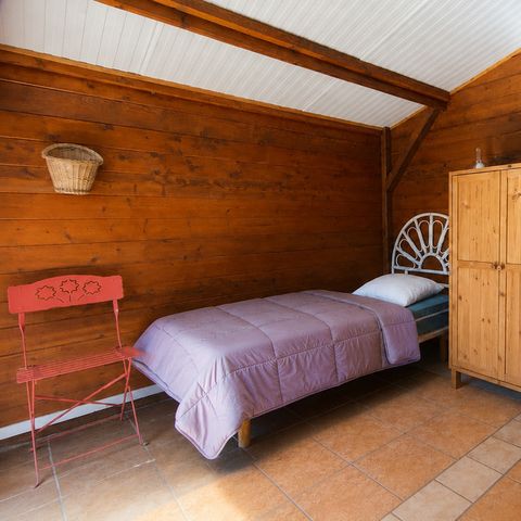 Chalet 2 persons - Small wooden dormitory chalet (without kitchen or water)