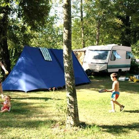 STAANPLAATS - Auto + tent/caravan of camper