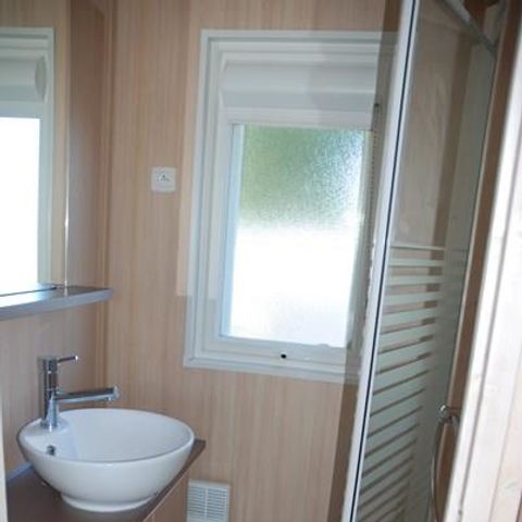 Chalet 6 personnes - Chalet CANNELLE Confort+ avec terrasse couverte de 12m² 4/6 pers