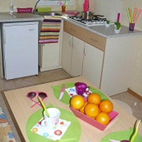 Mobilheim 4 Personen - 4 Personen - halbüberdachte Terrasse