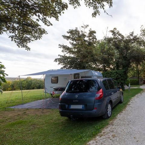 Kampeerplaats - Privilege staanplaats + 6A elektriciteit - Panoramisch uitzicht