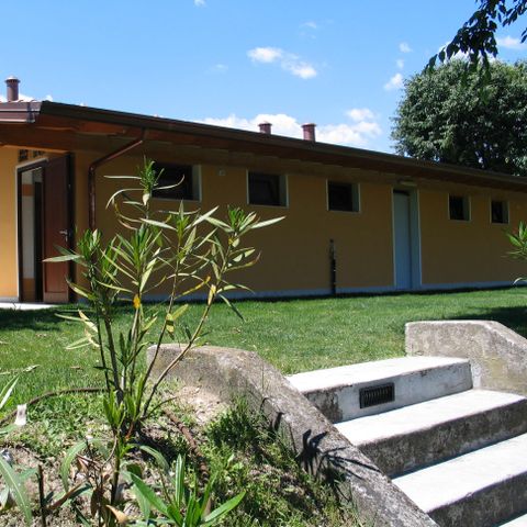 PIAZZOLA - Auto + tenda/roulotte o camper + elettricità 6A