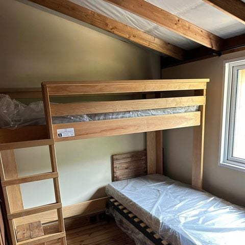 Lodge 5 personen - ECO LODGE 2 slaapkamers voor 5 personen 1 tweepersoonsbed / 2 eenpersoonsbedden / 1 brugbed