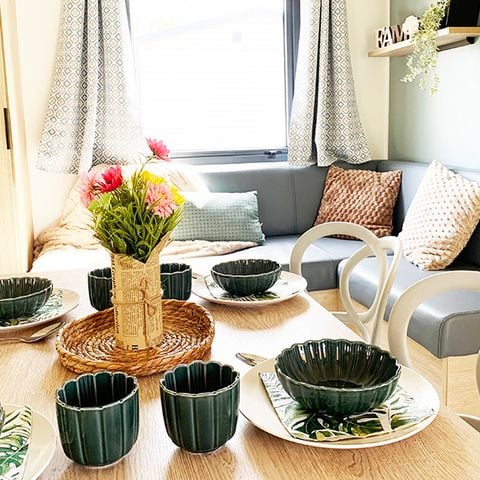 MOBILHOME 4 personnes - PREMIUM 30m² - 2 chambres - TV - lave-vaisselle - climatisation - terrasse